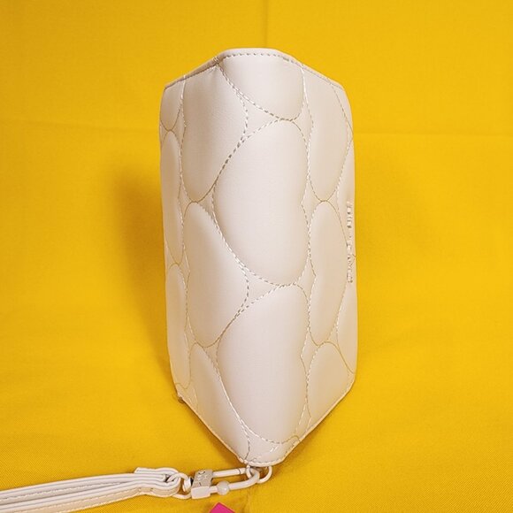 Betsey Johnson White Quilted Heart Love Wallet Wristlet Zip Around NEW - Picture 11 of 12